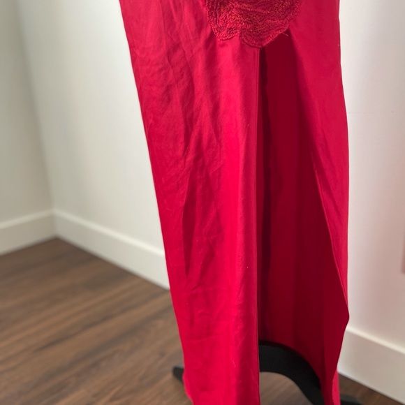 Red silk slip dress with thigh slit - Picture 3 of 3